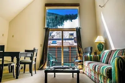 Image de Remodeled Luxury Condo - Open for Bluegrass