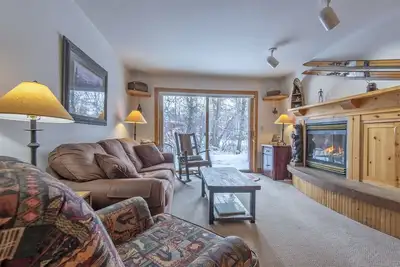 Image de Yellowstone & Grand Teton Parks! On Teton Creek! 3 Hot tubs! Clean & Stocked!