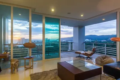 Kh2605 - Sea-view Penthouse in Karon, walk to beach, restaurants, bars, shops