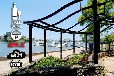Image de 2br Beautiful River Retreat ★Pool★Wine★Gym★Netflix