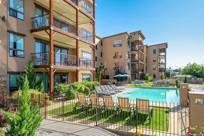 Image de Marina's Edge Condo Walk to Restaurants, Wineries by RedAwning