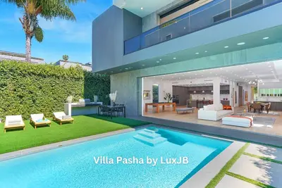 Image de Villa Pasha by LuxJB 🏆 Beverly Hills Mansion 🏆 16 Guests 8 beds 🏆Cinema & Gym