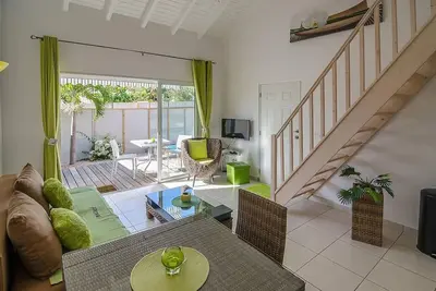 Image de Duplex Mango Vert  1 chambre avec petite piscine privative dans le parc de la Bo