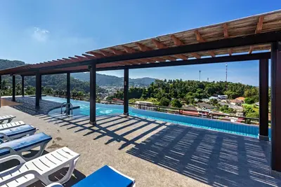 Top floor sea view 2br apartment near Karon beach