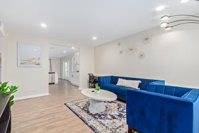 Image de *Chandler Mall*+ *Prime Location*+*Pet-Friendly*