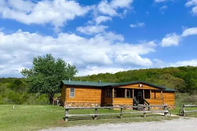 Image de Quarter Circle Cross Bunkhouse
