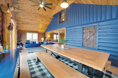 Image de Diamond Lake Waterfront Cabin w/ Deck + Dock!