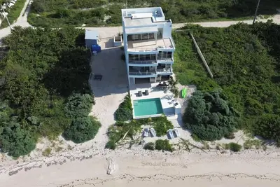 Image de Beachfront \nLive Life Seaside