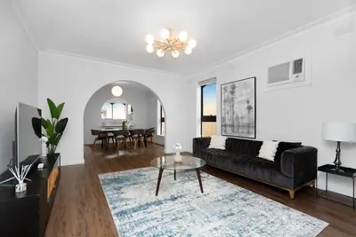 Image de North Melbourne house, near city & airport