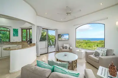 Image de Charming condo has its own pool and is only steps away from the beach and Langosta Beach Club