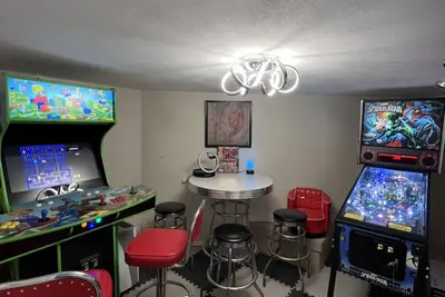 Image de Family & Friend Fun Arcade Suite Mount Washington