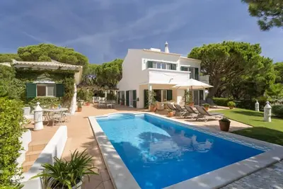 Image de Traditional 3 Bedroom Villa with Pool - J190 - Vale do Lobo, Algarve