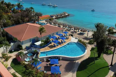 Image de Ideal Location! Outdoor Pools, Free Parking, Few Steps from Flamingo Beach!