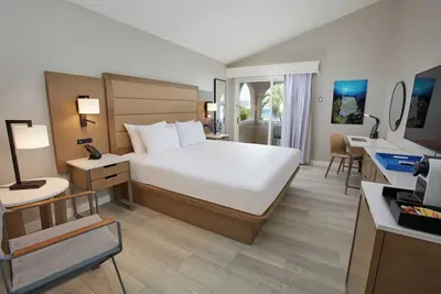 Image de Great Relaxing Overnight Stay! 3 Convenient Units, Pool, Parking On-Site!