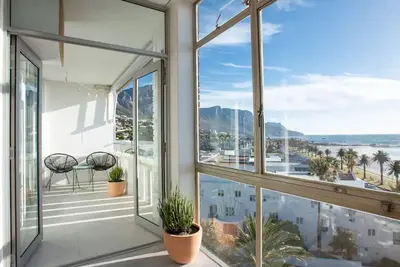 Image de Spacious Sunny Luxury Camps Bay Beach Pad