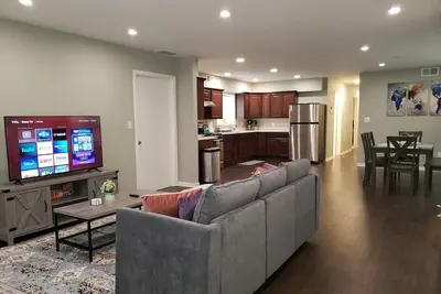 Image de Ridgeland Retreat/ Street level Apt easy access