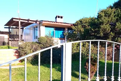 Image de Villa with private beach access, garden and parking space