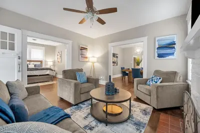 Image de Contemporary Cottage near zoo and Rhodes college