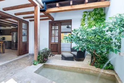 Image de 3 Minute Walk to the Beach, Fountain & Patio at Las Catalinas