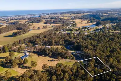 Image de Braeview: Sitting among the tree tops in a peaceful bush setting