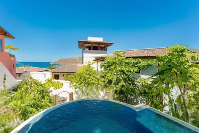 Oceanview Private Pool & Garden - Casa Elizabeth