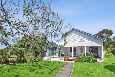 Esplanade Premium 33