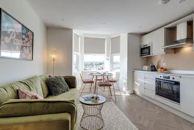 Image de North Marine Villa - Apt 3 - Second floor modern apartment near North Bay Beach.