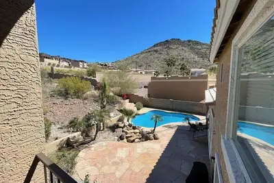 Image de Beautiful Newly Renovated 5-Bedroom Home with Pool