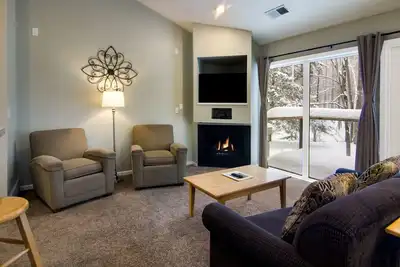 Image de Stunning Creekside Condo at  Shanty Creek w/short drive to Short's