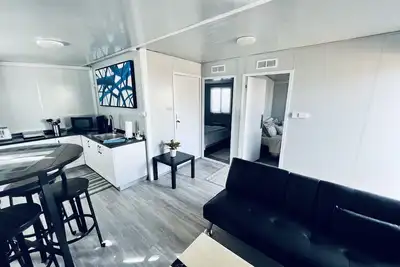 Cheerful 2br Tiny-Home in Historic Garfield