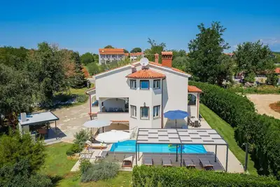 Image de Villa Eufemia near Poreč with large garden and outdoor playground for kids