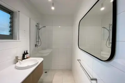 Image de HoneyB - 2 bed Apt on the beach