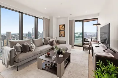 Image de Stunning two bedroom Docklands apartment with balcony