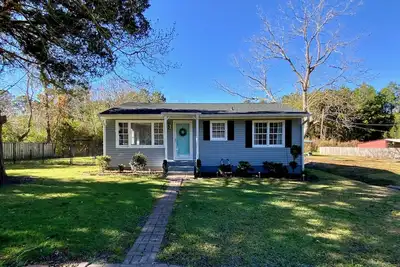 Image de Cozy Cottage located within minutes of Air Station and Beach - Dogs are Welcome!