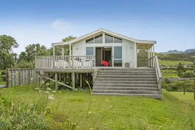 Image de Ocean Beach Beauty - Tairua Holiday Home