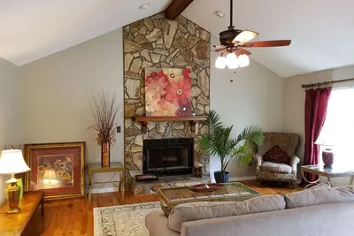 Image de Cozy Cheerful vacation Home  with  pool &  Recreation