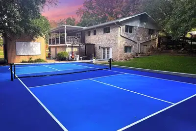 Image de Secluded Half Acre Gem w/ Pickleball Court