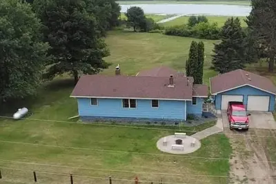 Image de Serene Lake House by Big Sandy Lake with tons of activities like fishing.