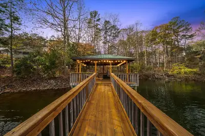 Image de 3b Beautiful Lake Norman Oasis