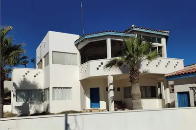 Image de 30secs to the Beach w/ 180 ocean views!