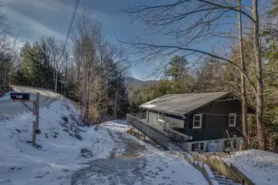 Image de Secluded 3bd-2ba home, 5 min to Killington - Hot Tub, Firepit, and View
