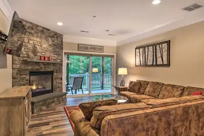 Image de Relaxing Lincoln Condo w/ Fireplace & Shuttle
