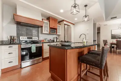 Image de Summit Escape - Penthouse - Spa, Pool & Hot Tub