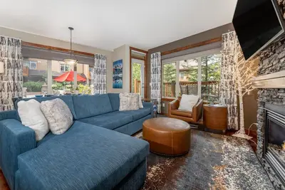 Image de Mountain Memories - Luxury Condo - Outdoor Pool, Hot Tub & Sauna