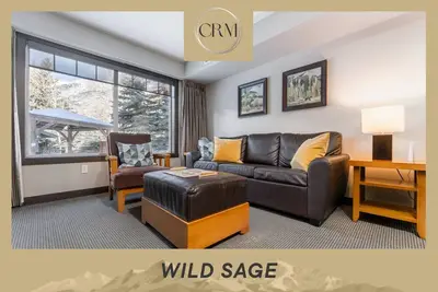 Image de Wild Sage -  One Bed + Den - Outdoor Hot Tub & Fire Table