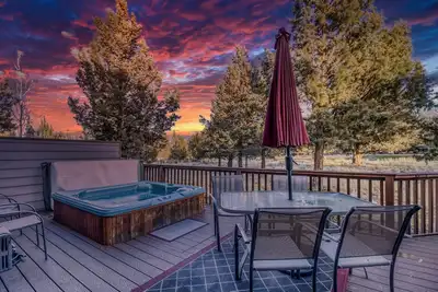 Hot Tub, Eagle Crest Condo on Golf Course, Dogs Ok