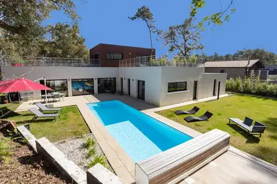 Image de Villa   Tetiaroa  avec piscine chauffée à 200 m du lac d'Hossegor