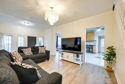 Image de Charming Long Island Home w/ Fenced Yard!