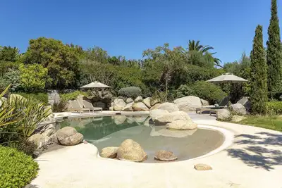Image de Splendide villa avec piscine et vue mer à 200 m à pied de la plage de la Capicciola.