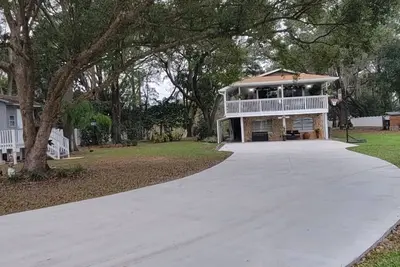 Villa Paraiso Lutz 4b/2b